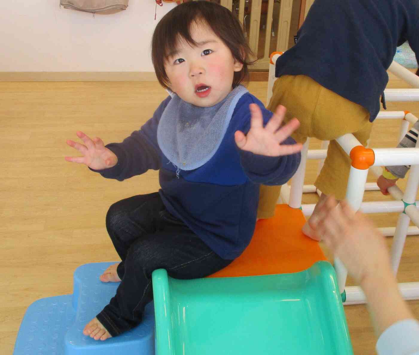 ちょうどいい腰掛けになってるね。