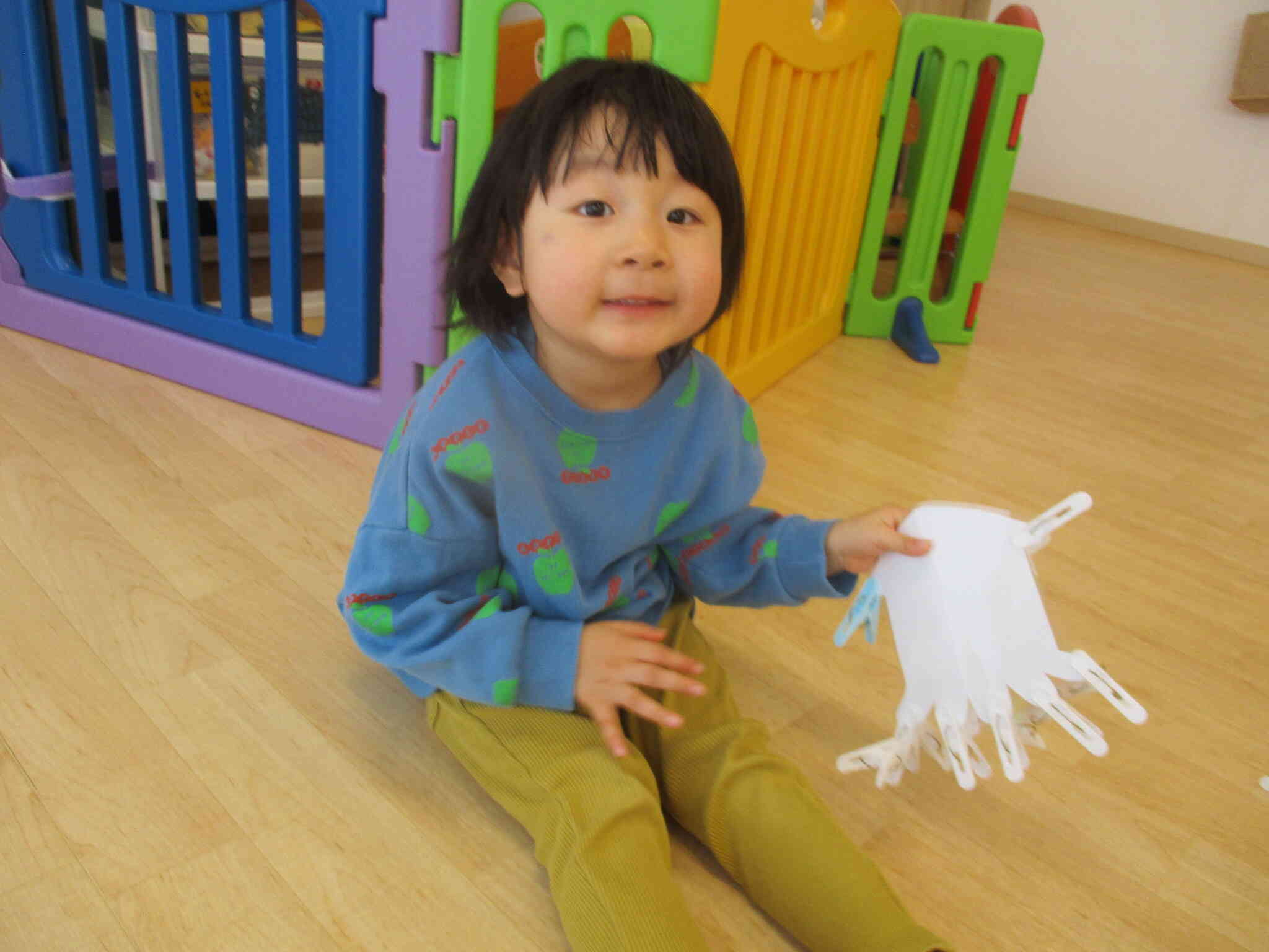 洗濯ばさみでイカさんを作ったよ！上手でしょ？