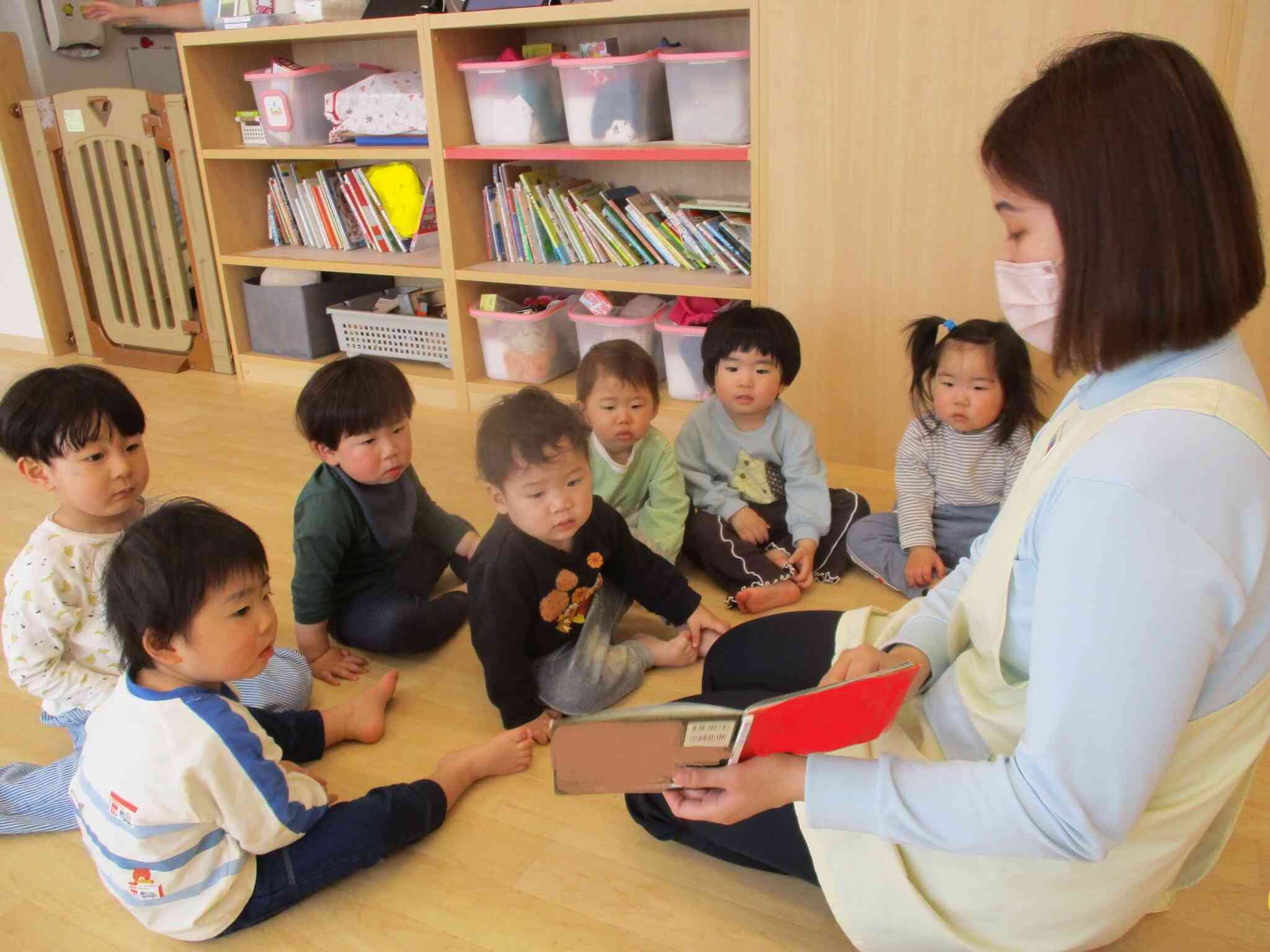わんぱくあそびと読み聞かせ