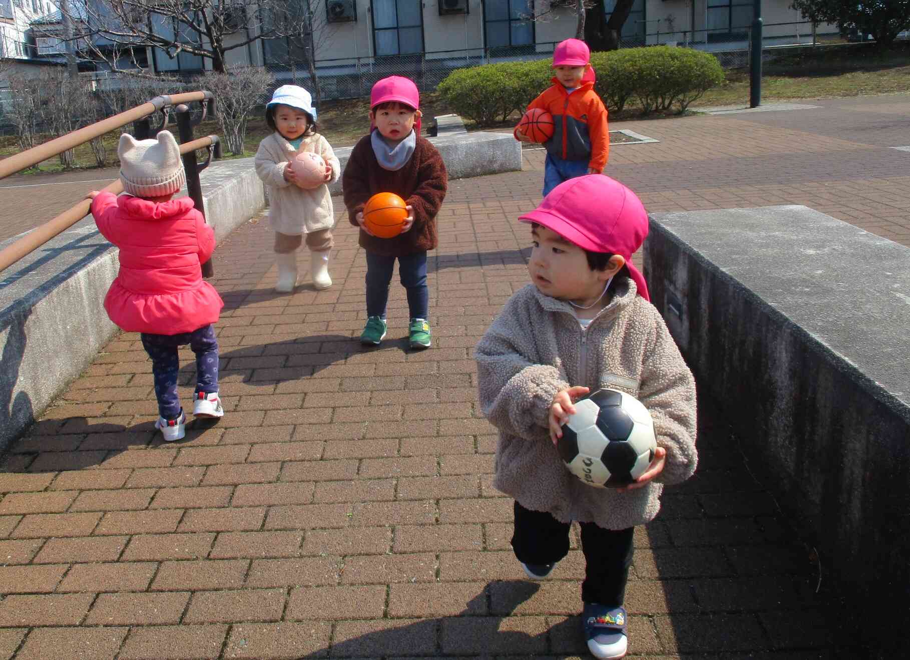 戸外遊び大好き