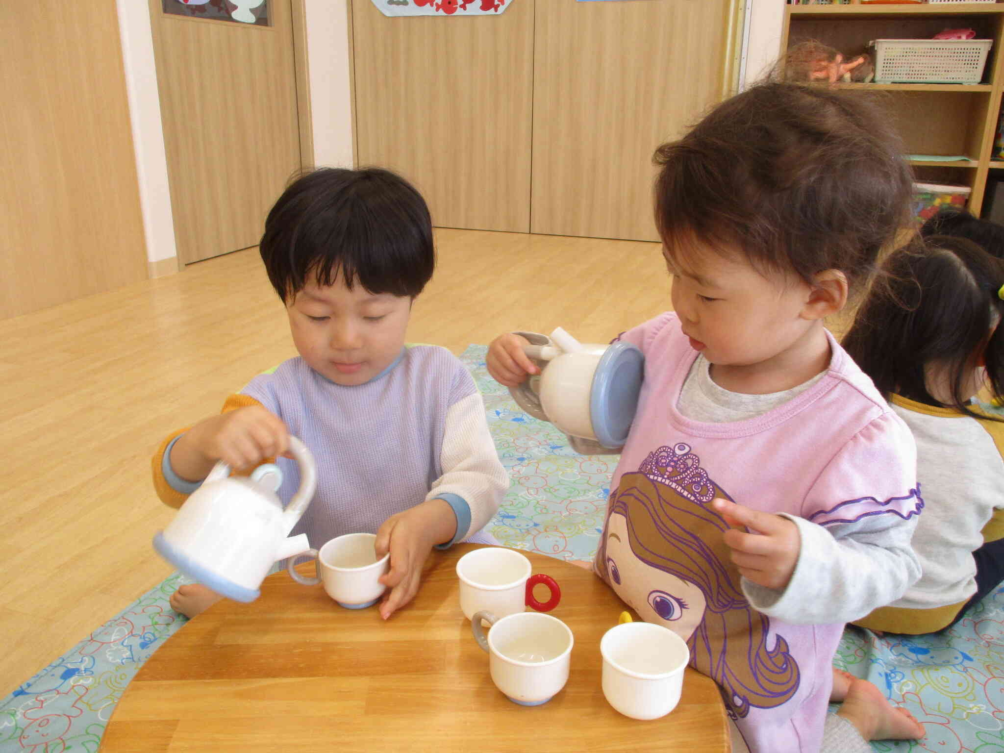 みんなでおままごと！