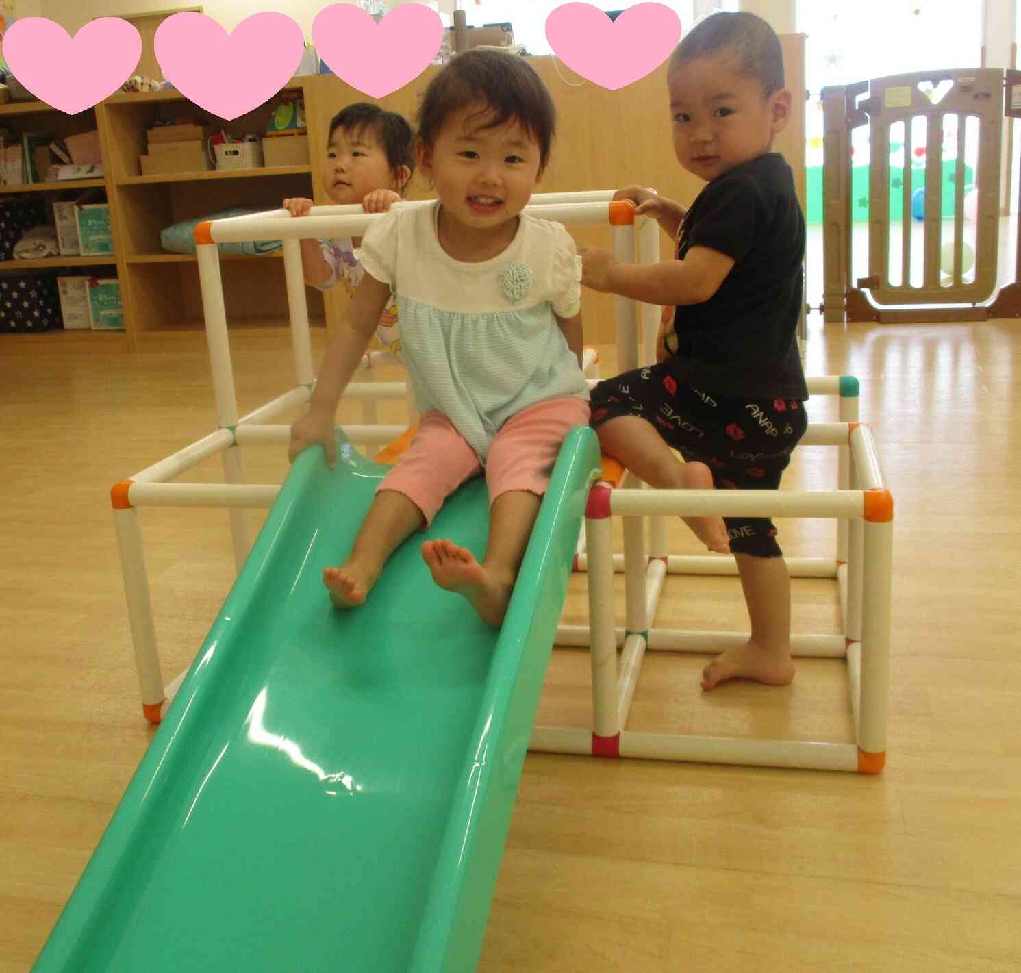 ジャングルジムと滑り台も楽しんだよ！あひる組（１歳児）