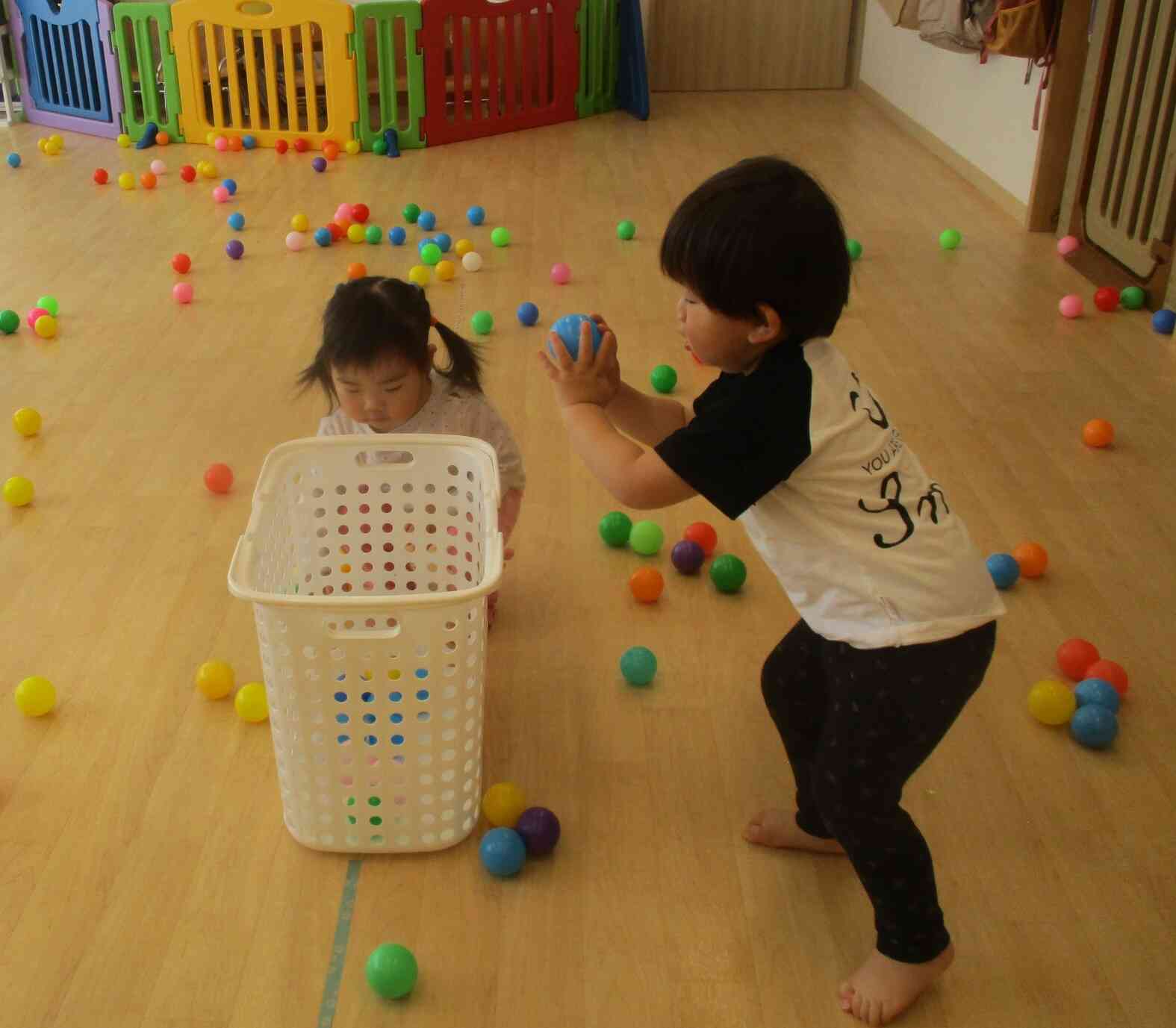 ボール遊びしたよ