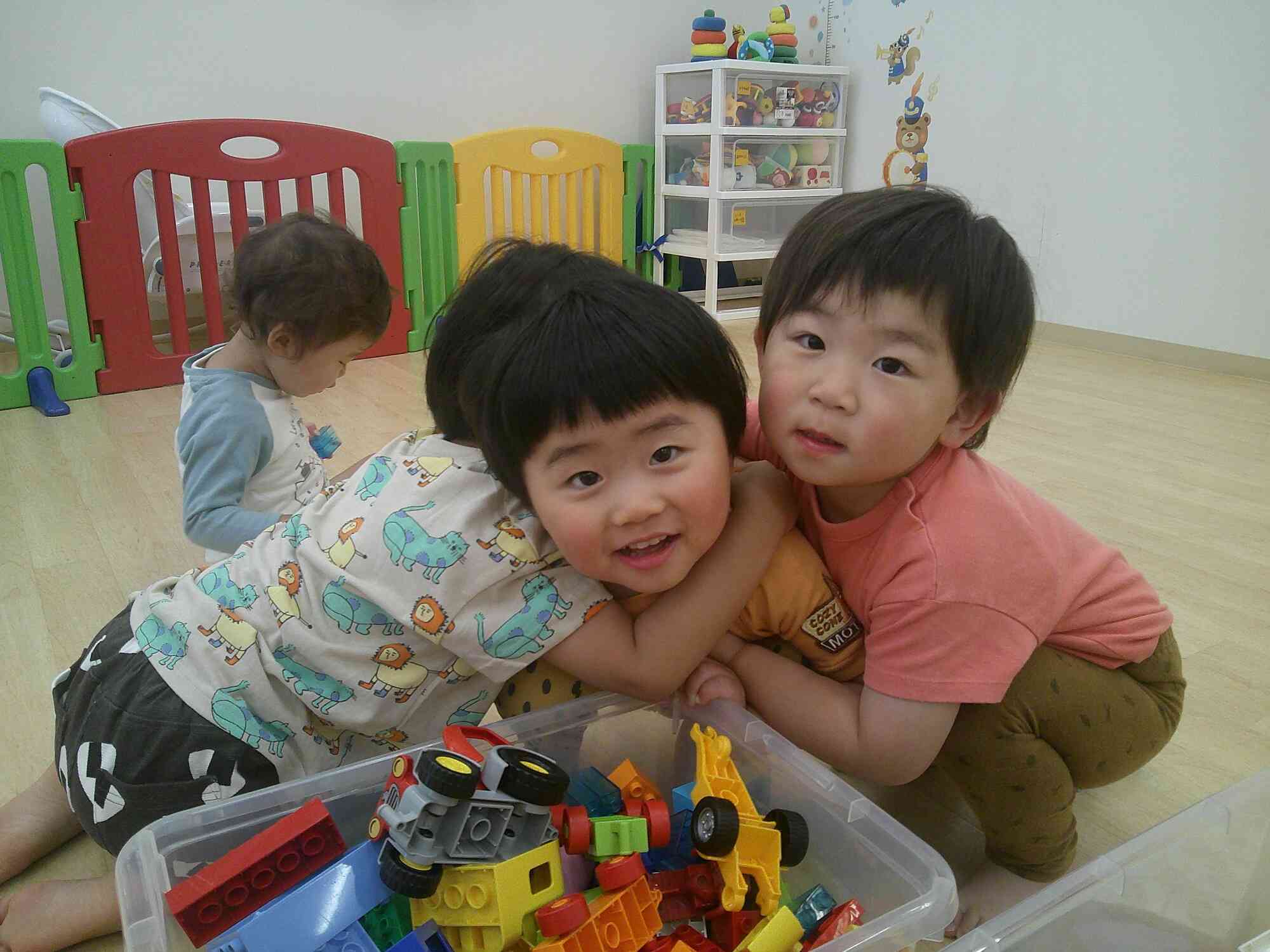 仲良しなうさぎ組（2歳児）さん！