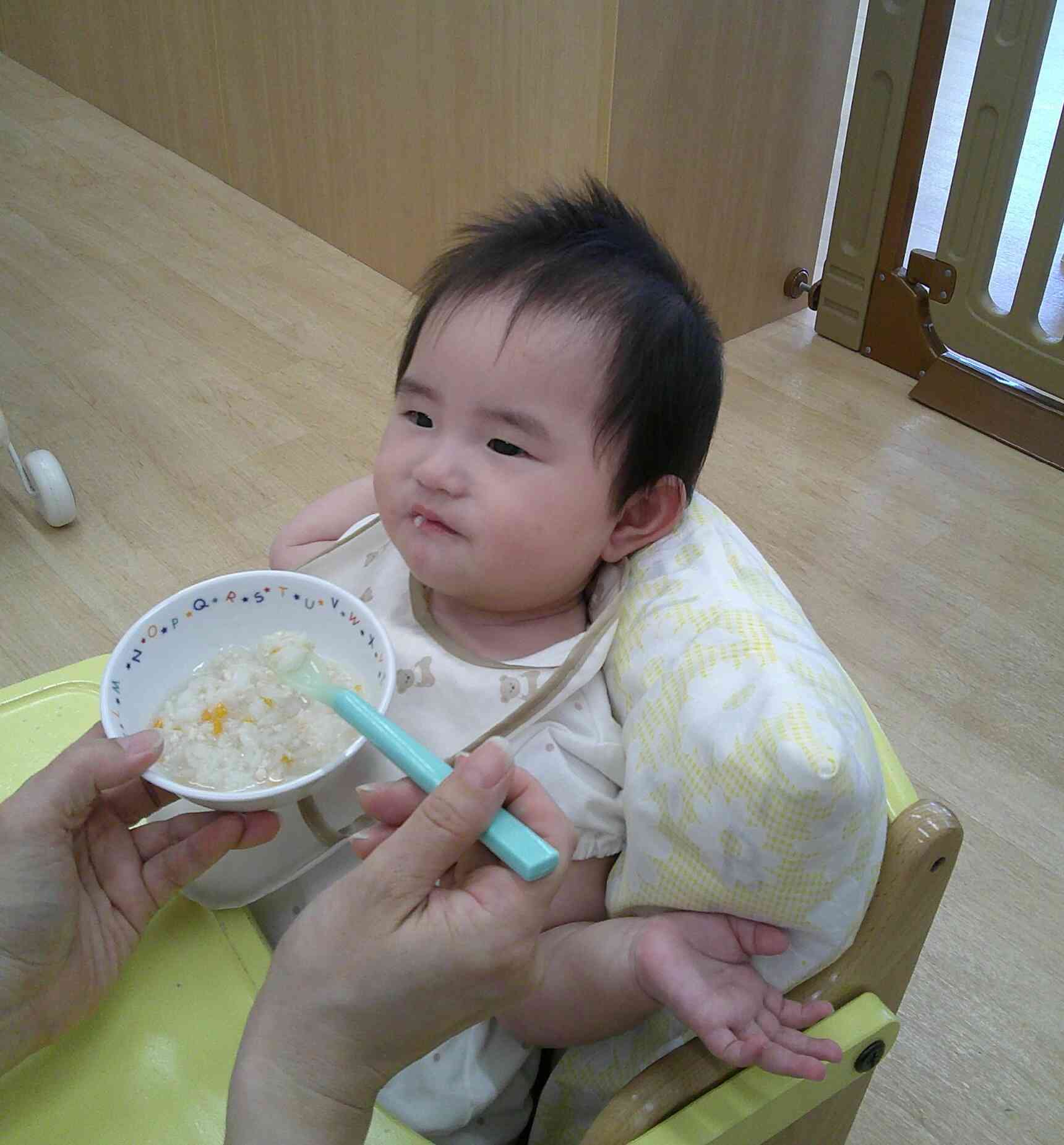 離乳食始まったよ！