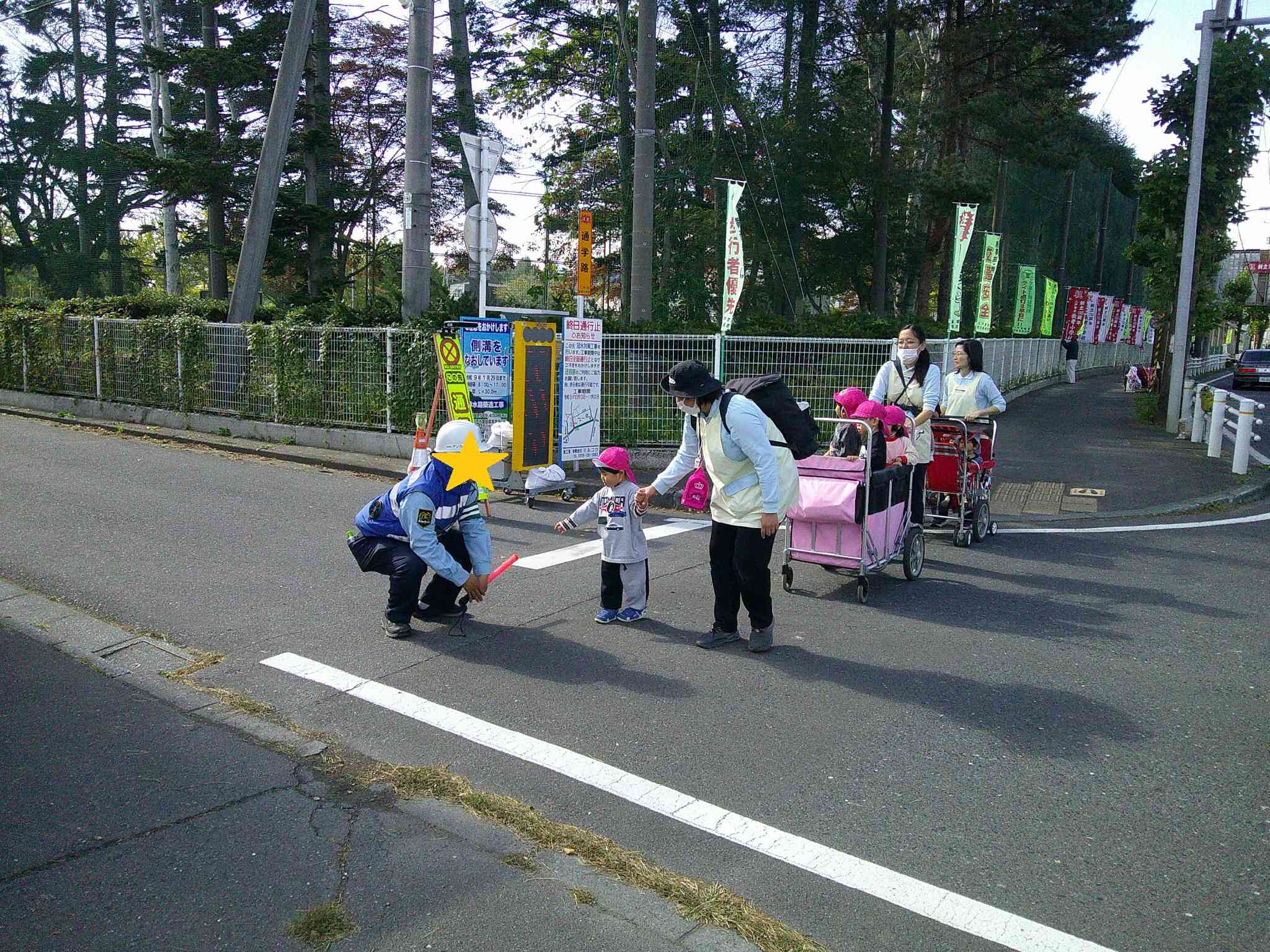 お散歩楽しかったね！　お給食も美味しいよ。