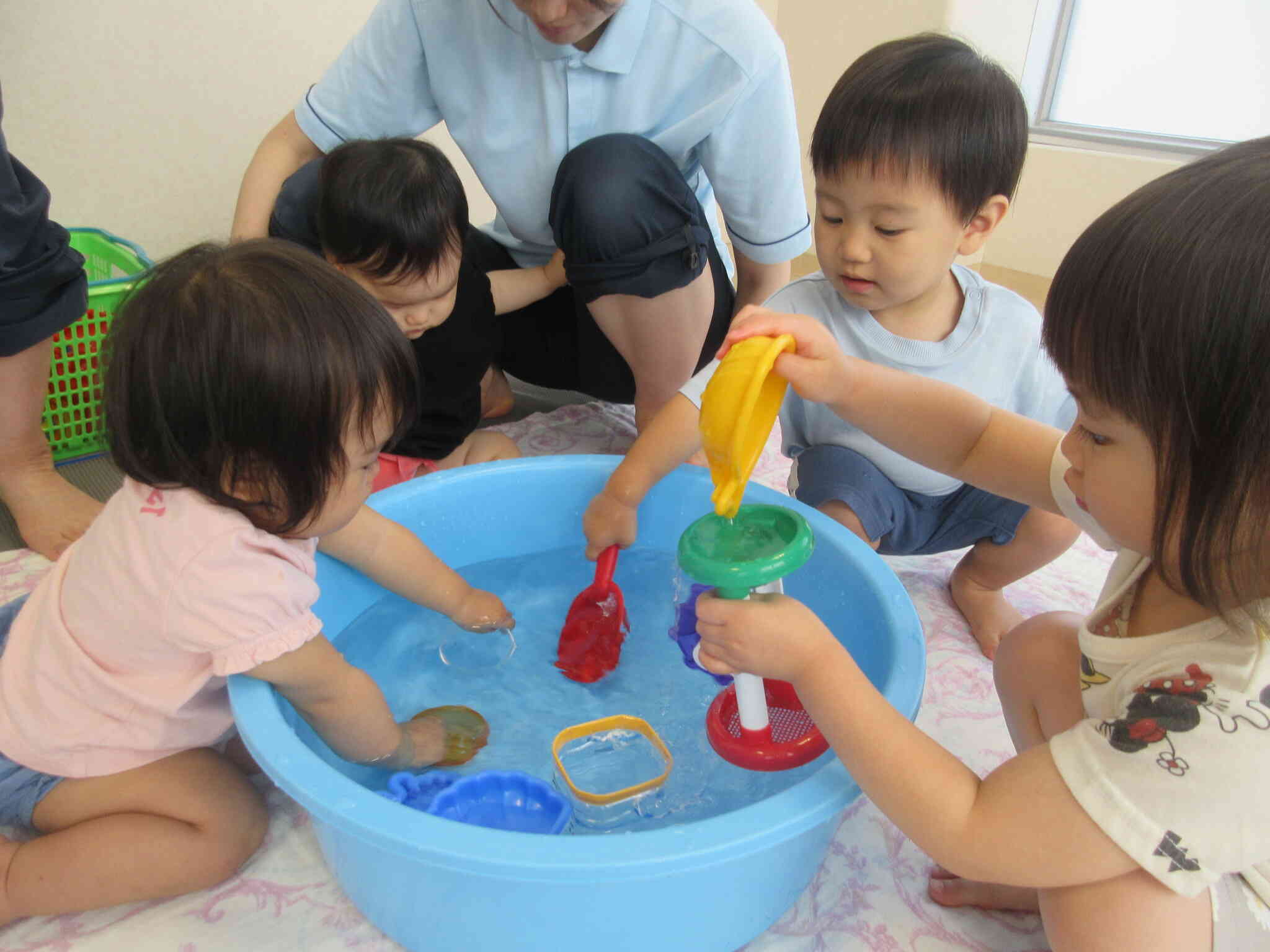 バシャバシャ！気持ちいいな～♪