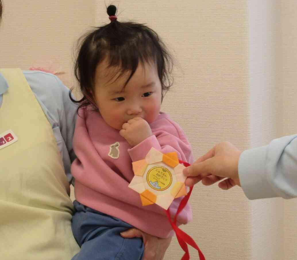 初めての保育園、でも抱っこで安心です