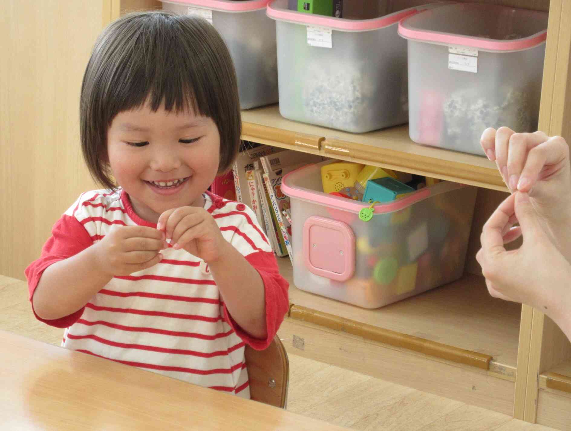 ちっちゃなspiderが、雨で巣をwashして…の手遊び