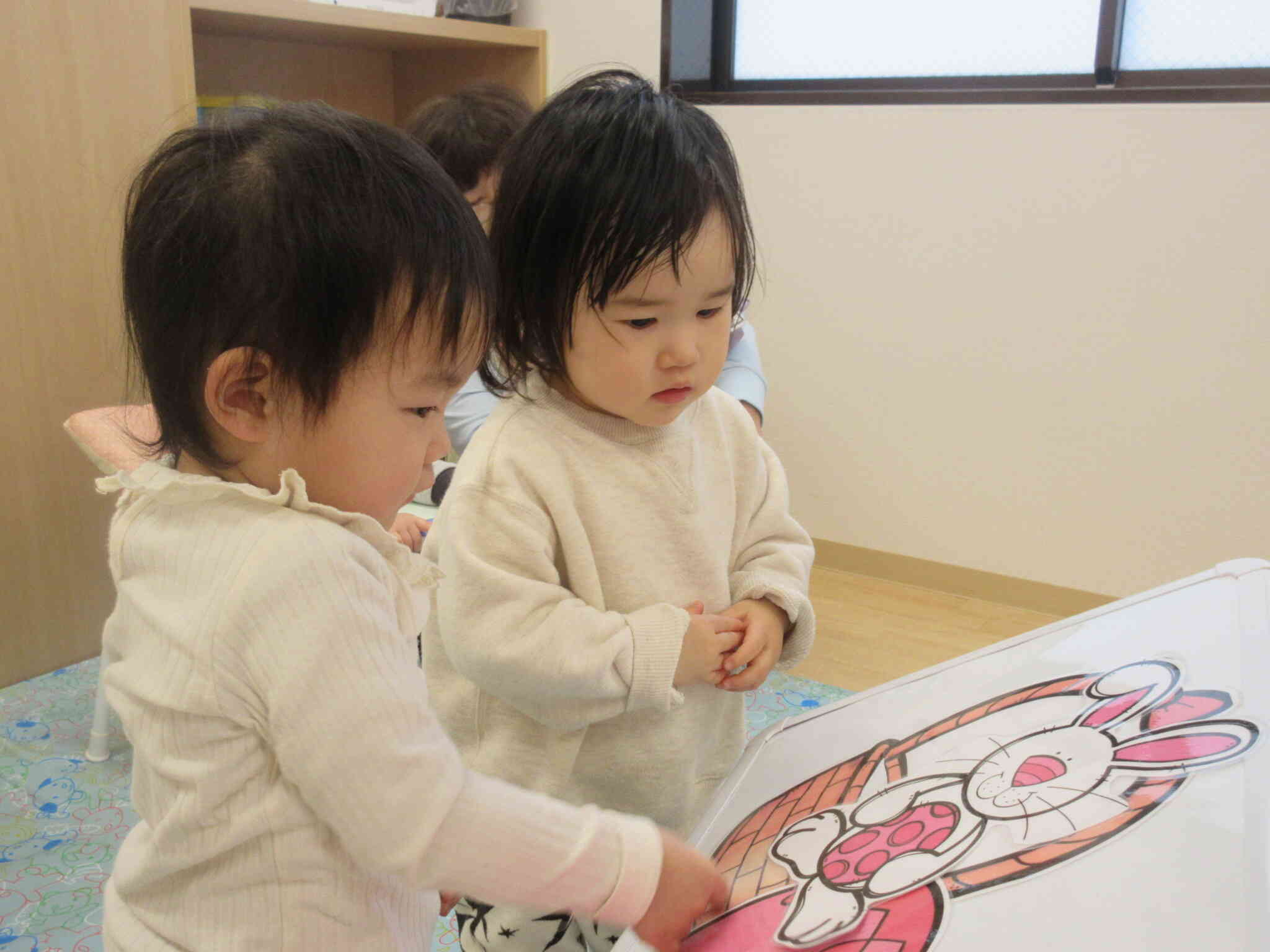 体験できる園見学　“子育てひろば”　①英語教室
