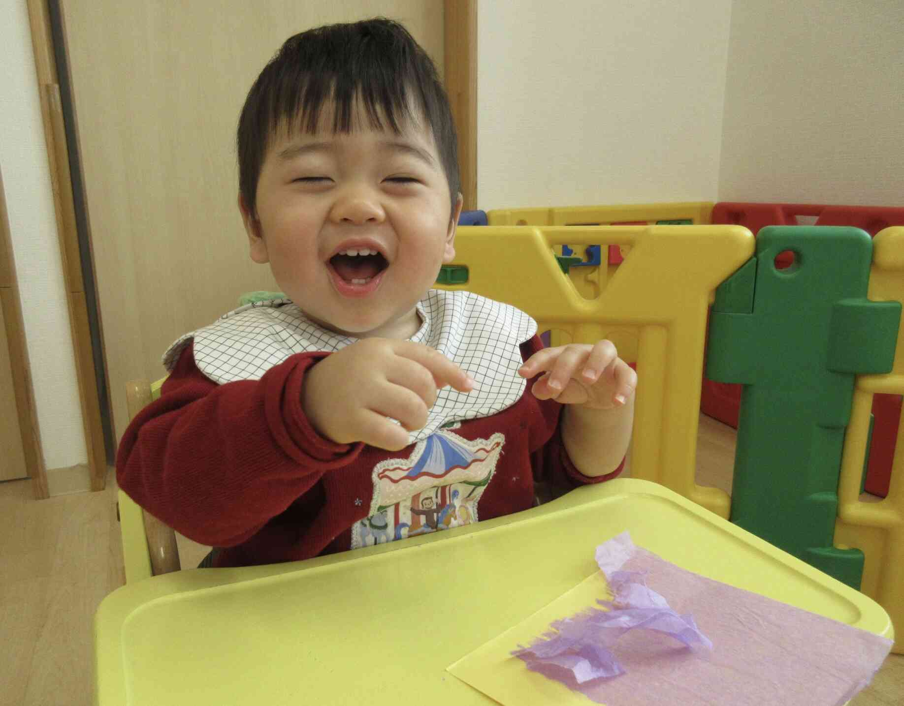 おいもはひよこ組さんがふわふわの紙で作りました