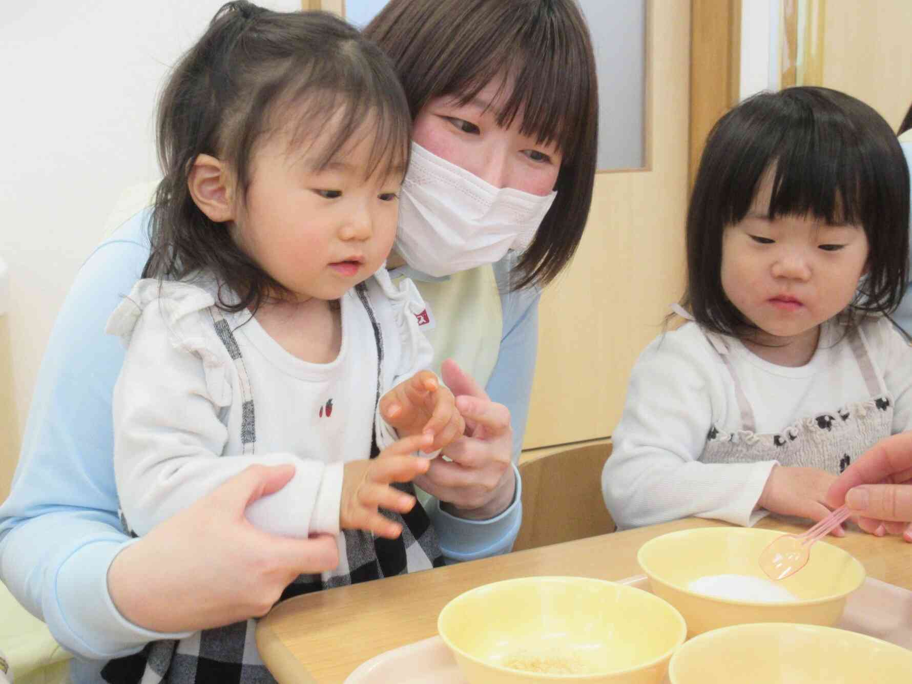 砂糖は上白糖ときび砂糖を用意。白い方が人気でした