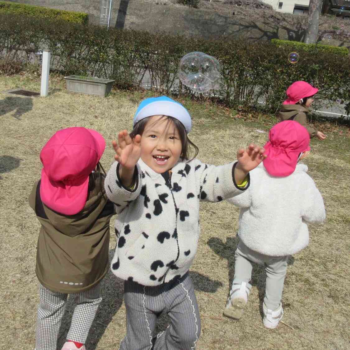 春のきらきらしゃぼん玉