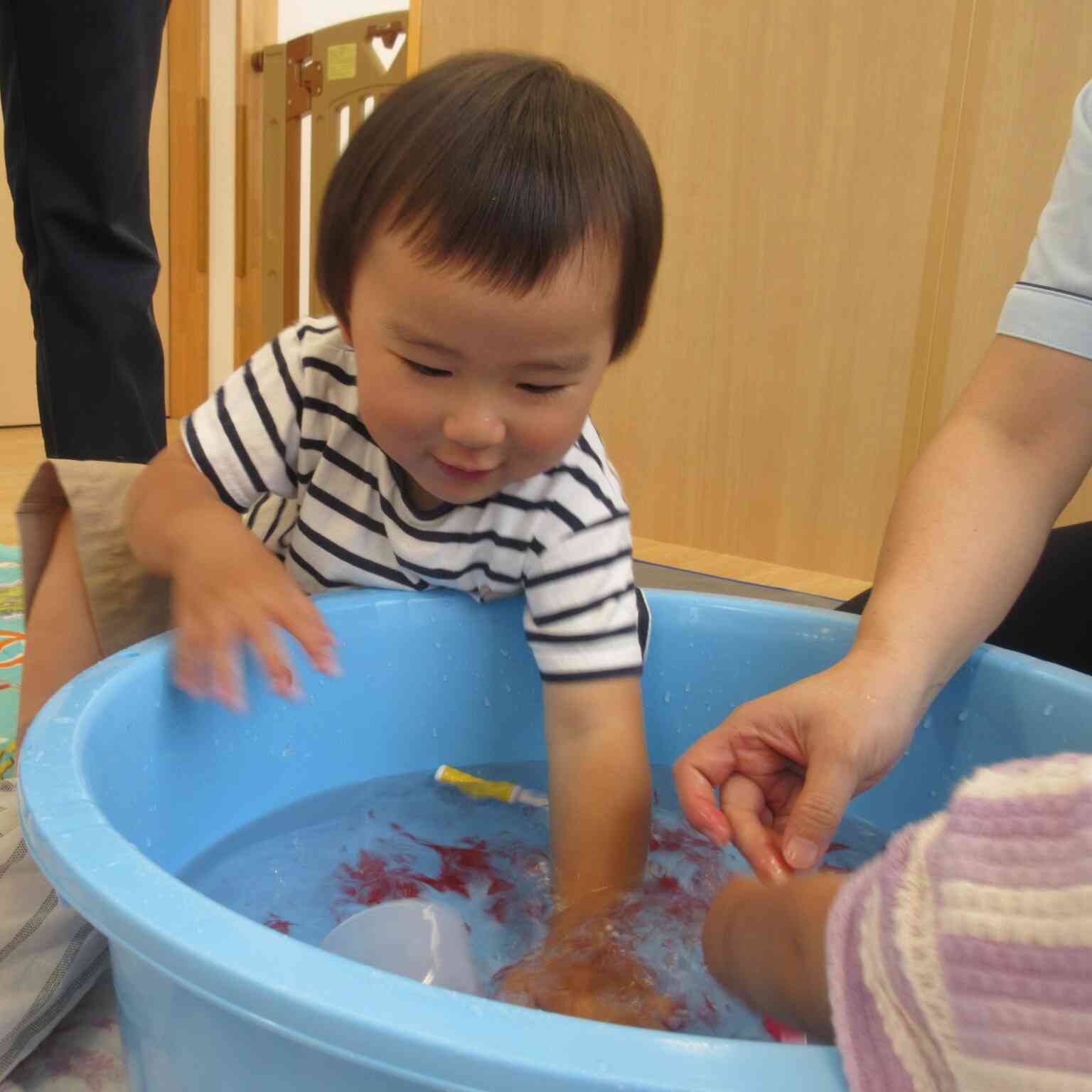 お祭りの金魚すくいみたい