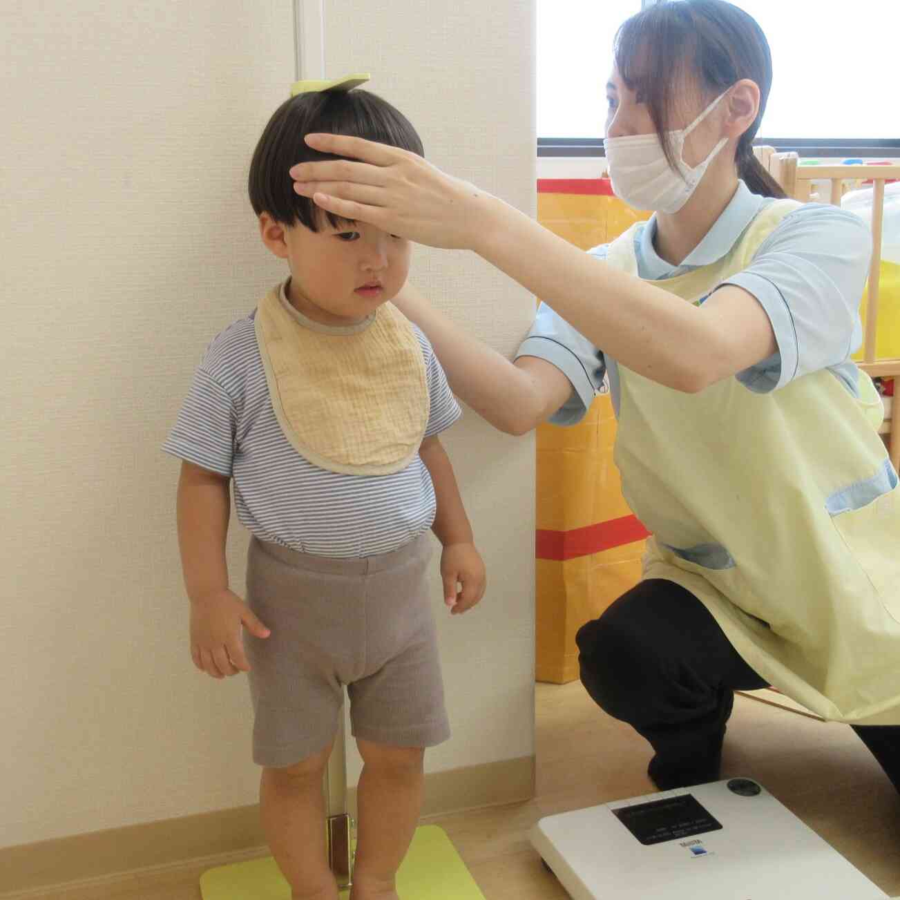 気をつけ、ぴっ！で身長測定