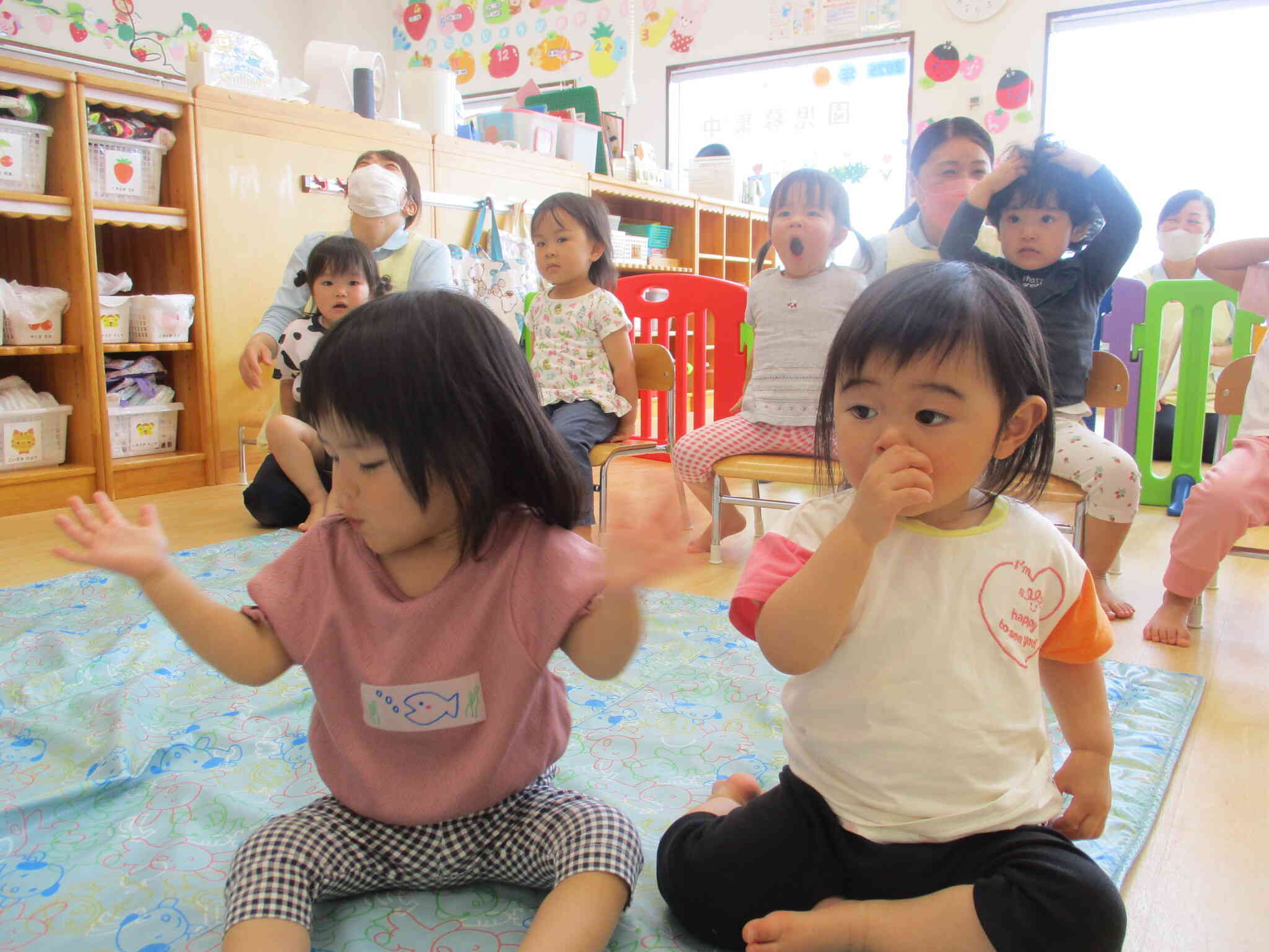 元気な歌声と拍手でお祝いしました♪
