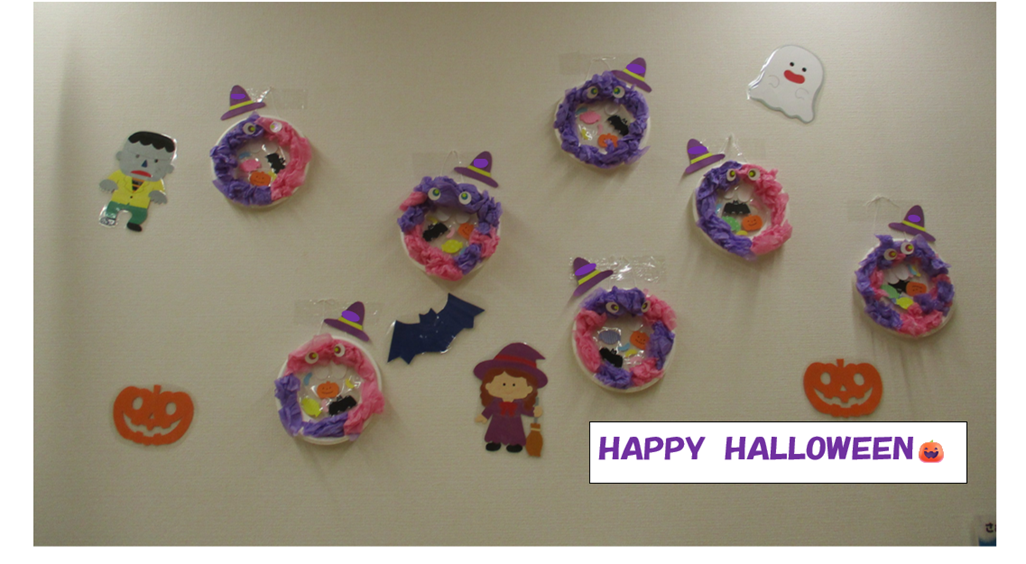 10月壁面製作(うさぎ組)