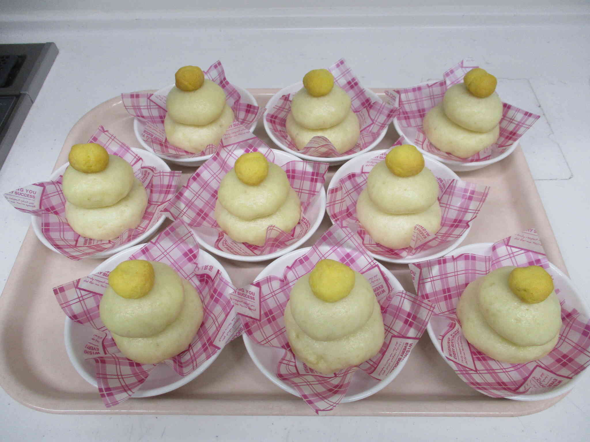 おやつは鏡もち風おまんじゅう！