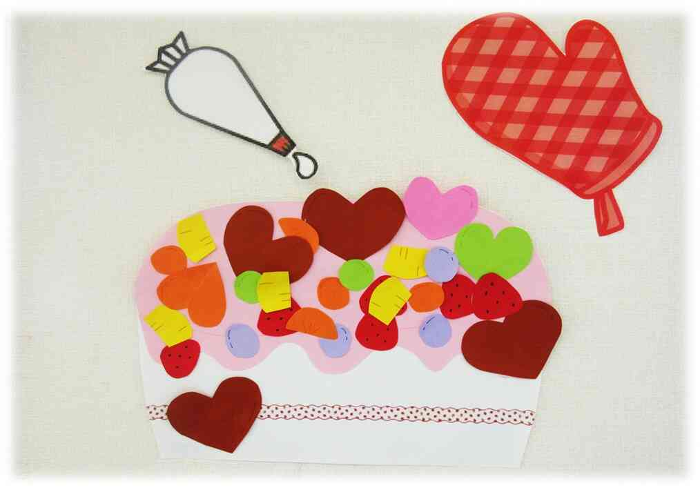 みんなで大きなケーキも作りました♪