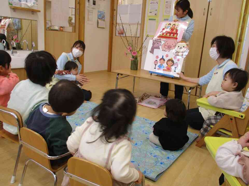 あかりをつけましょ　ぼんぼりに～♪