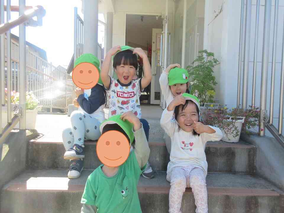 うっきっき～！　おさるさんポーズ！