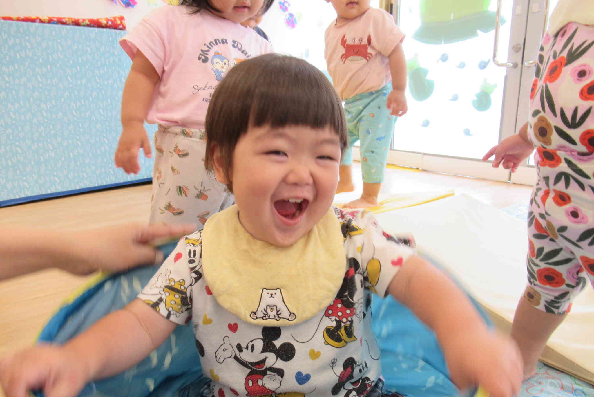 トンネルの中からいないいないばあっ！