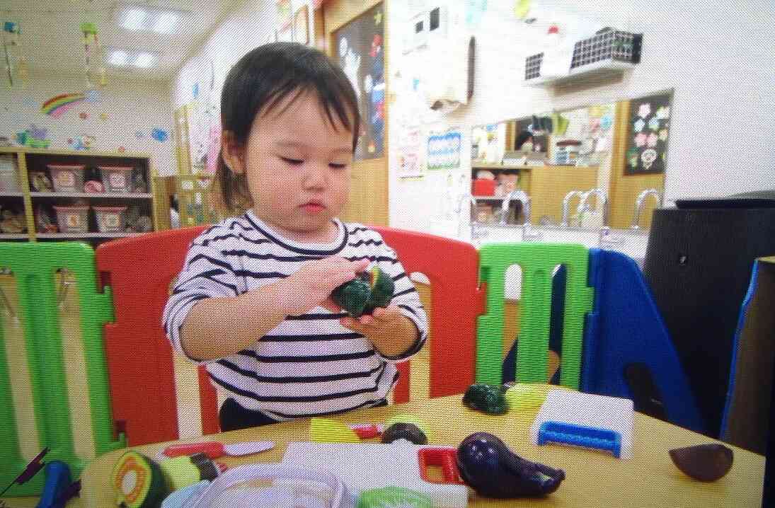 お野菜をチョキチョキ!