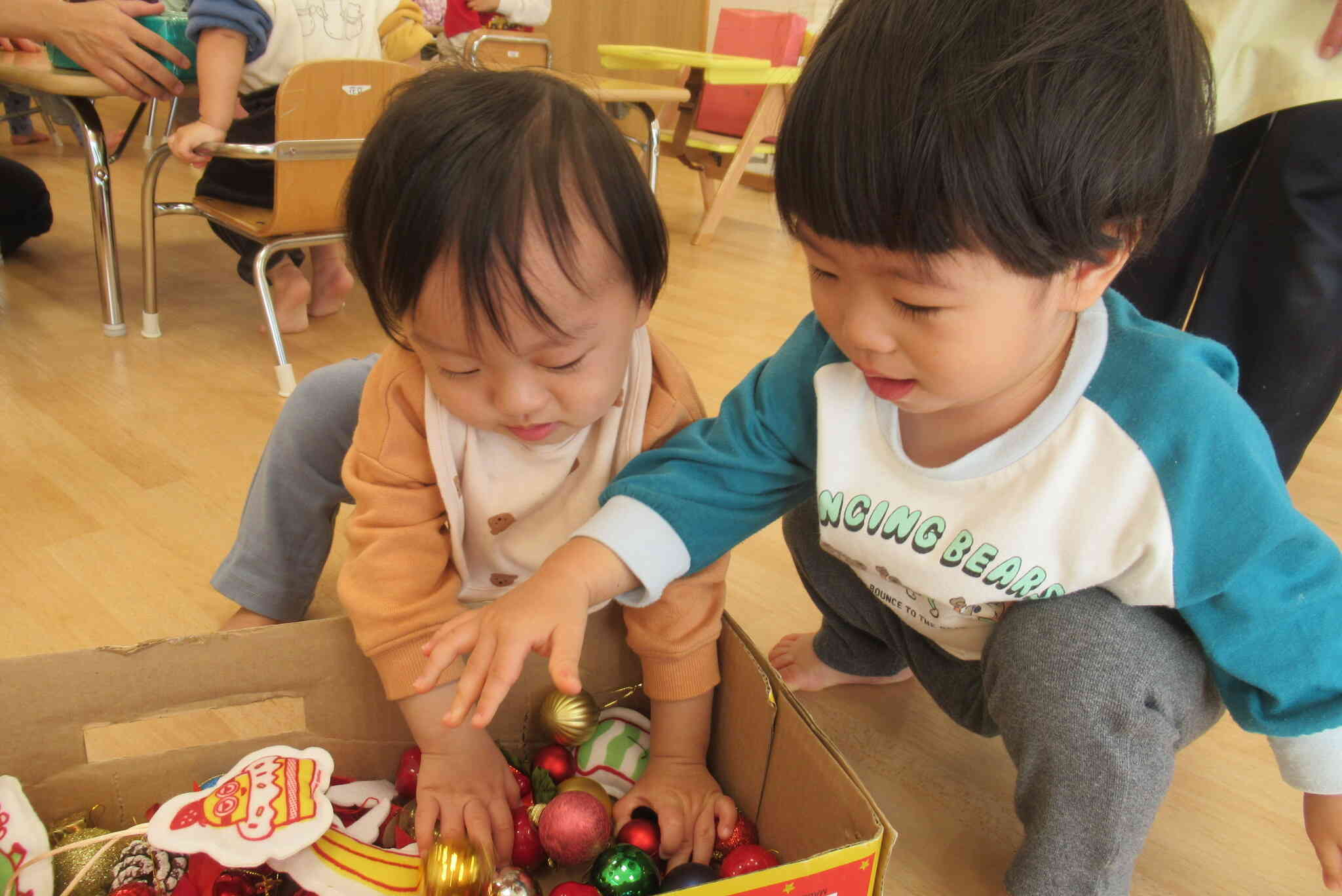 飾りつけをするよー！