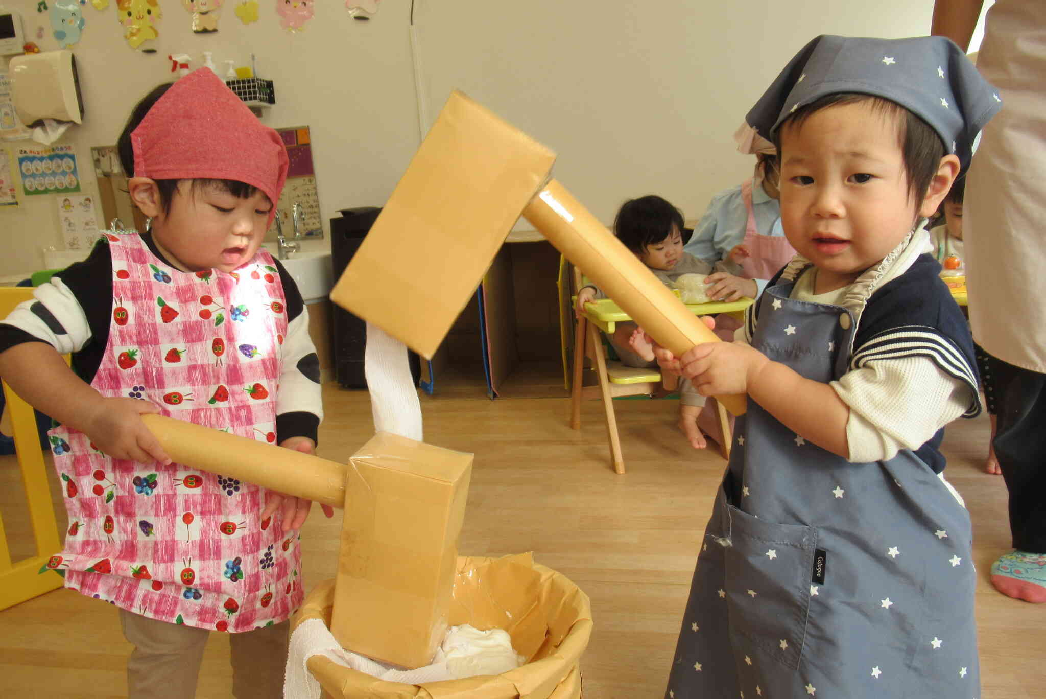 お餅つきごっこ【食育】