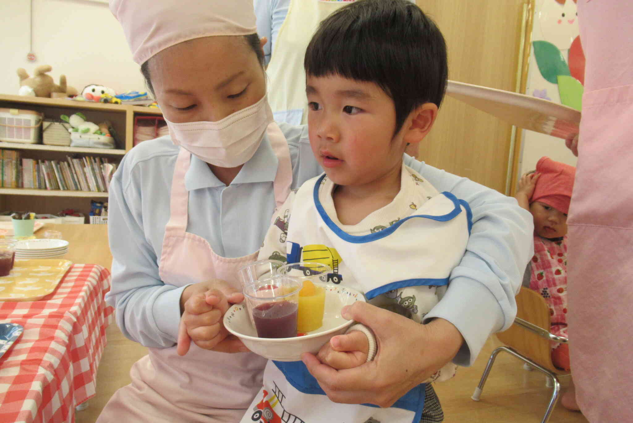 今年度最後のおやつは…