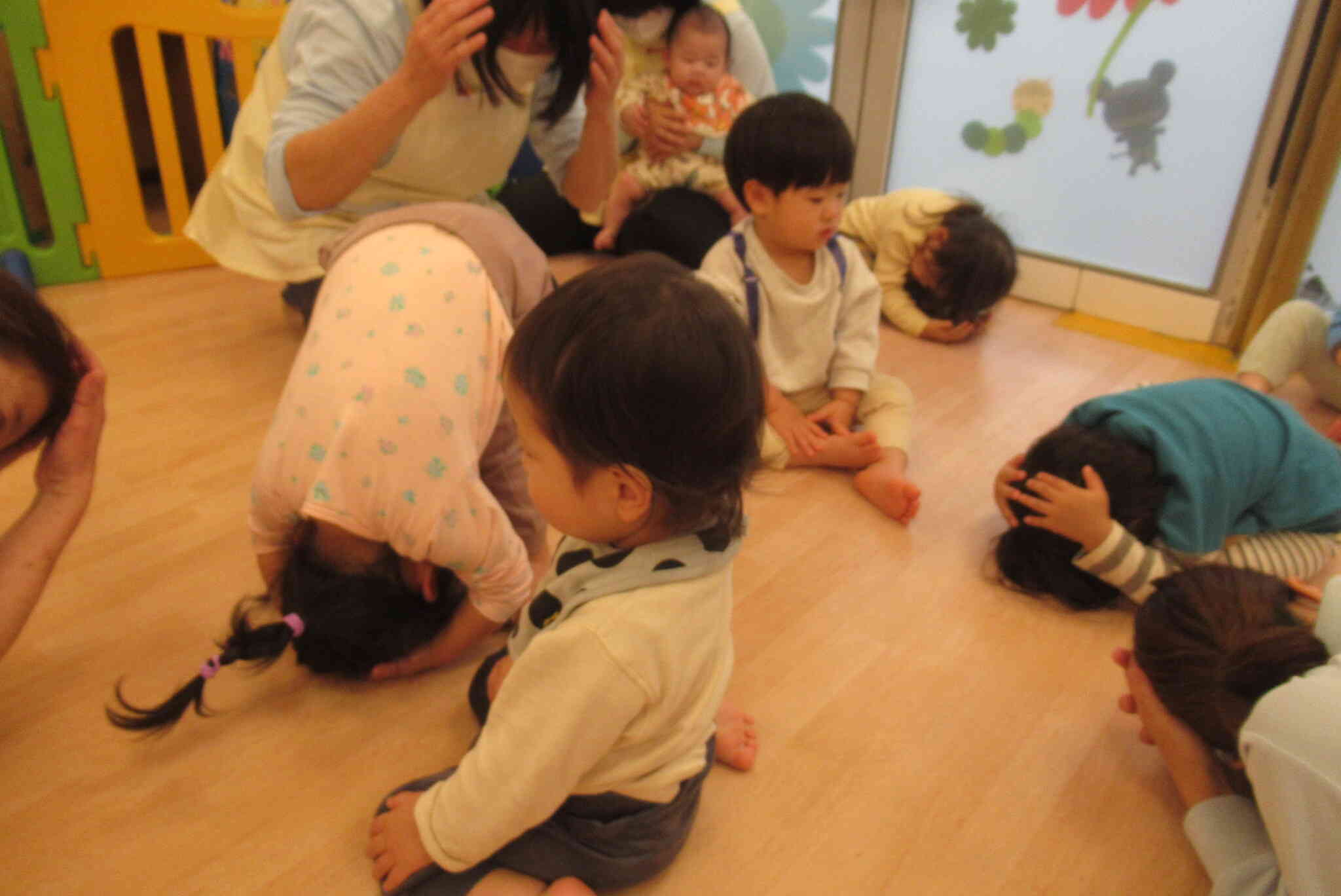 ダンゴムシポーズ