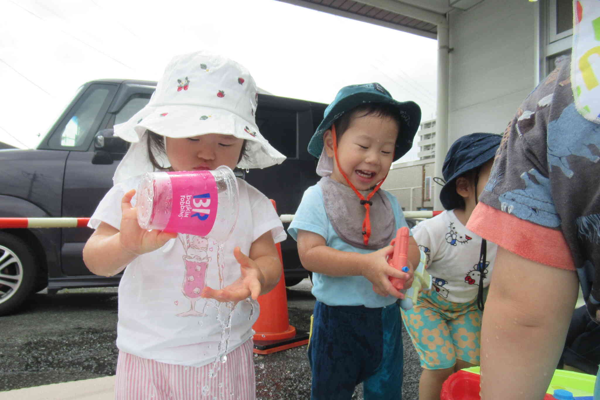 わ～い！水遊びだー！