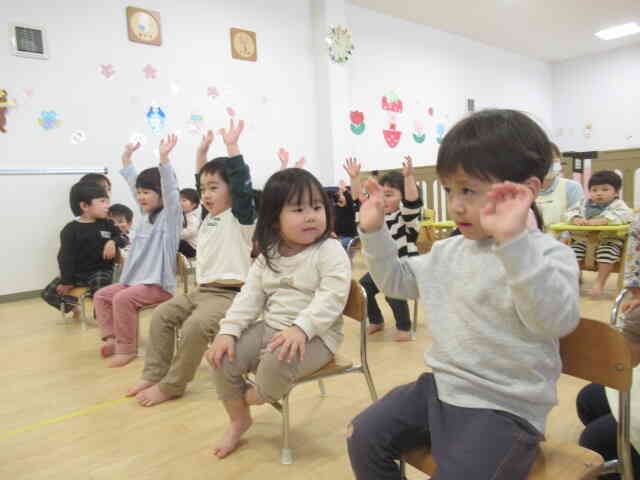 今年度最後の英語教室に参加したよ♪　（0,1,2歳児）