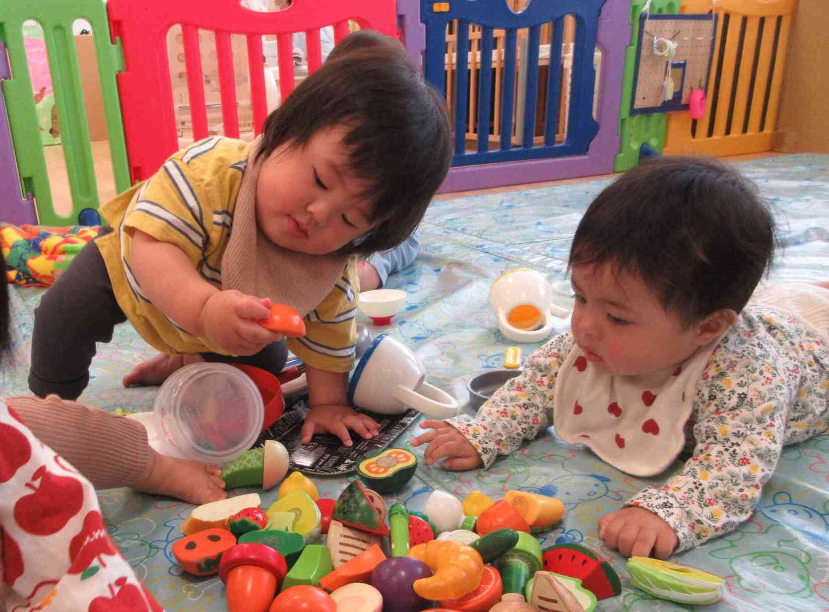 おままごとで遊んだよ！（0歳児）