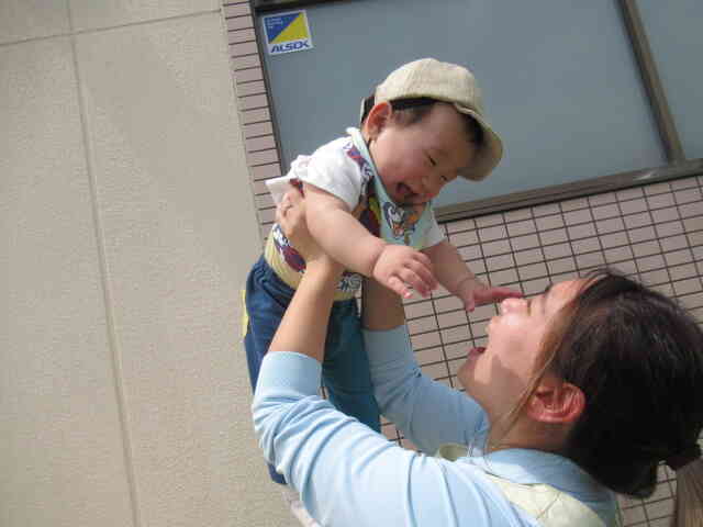 お外にお出かけ♪（ひよこ組　0歳児）