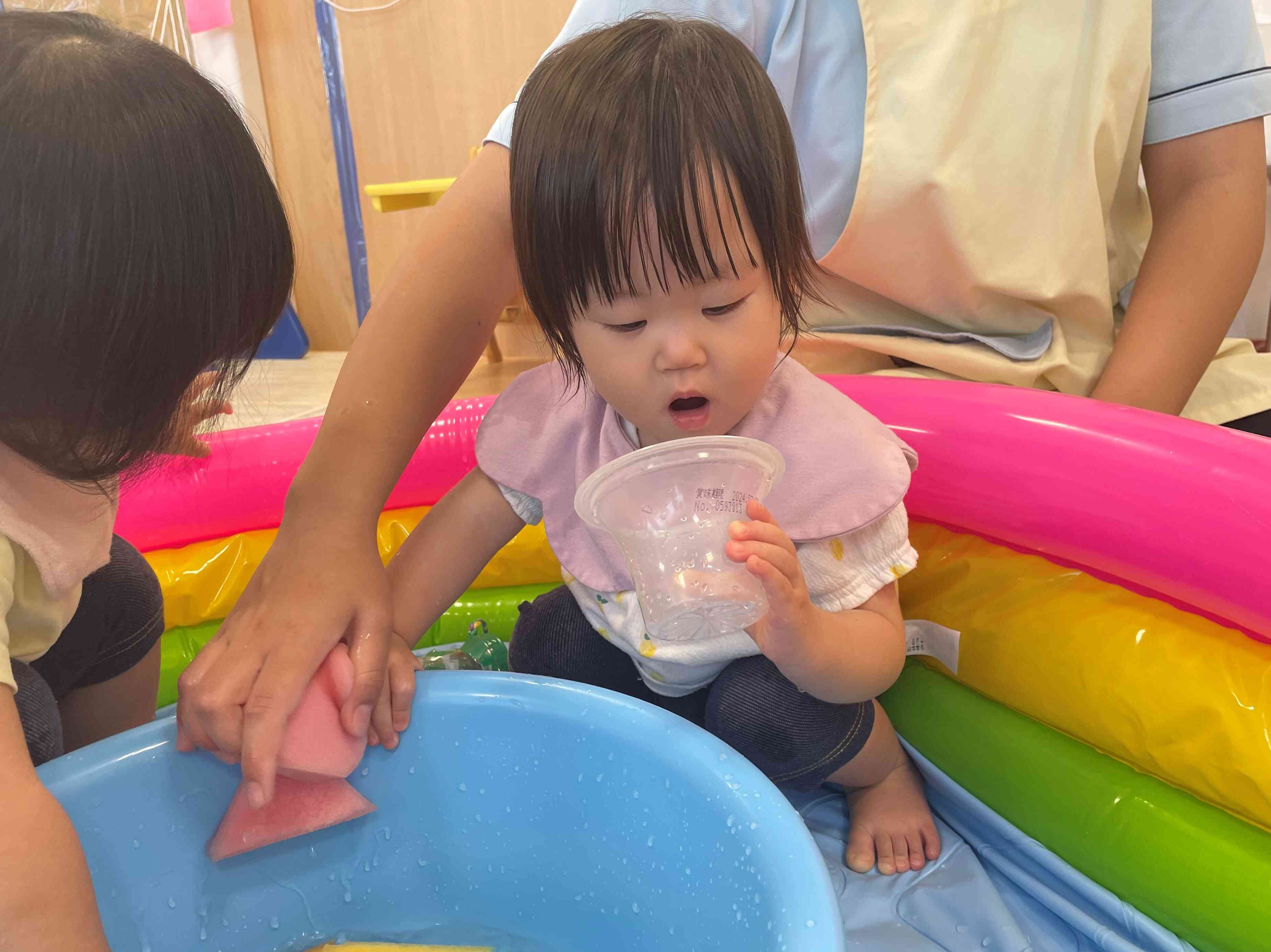 カップに水が入っているかな？