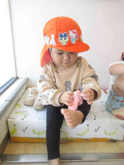 お散歩準備、がんばっているよ☆