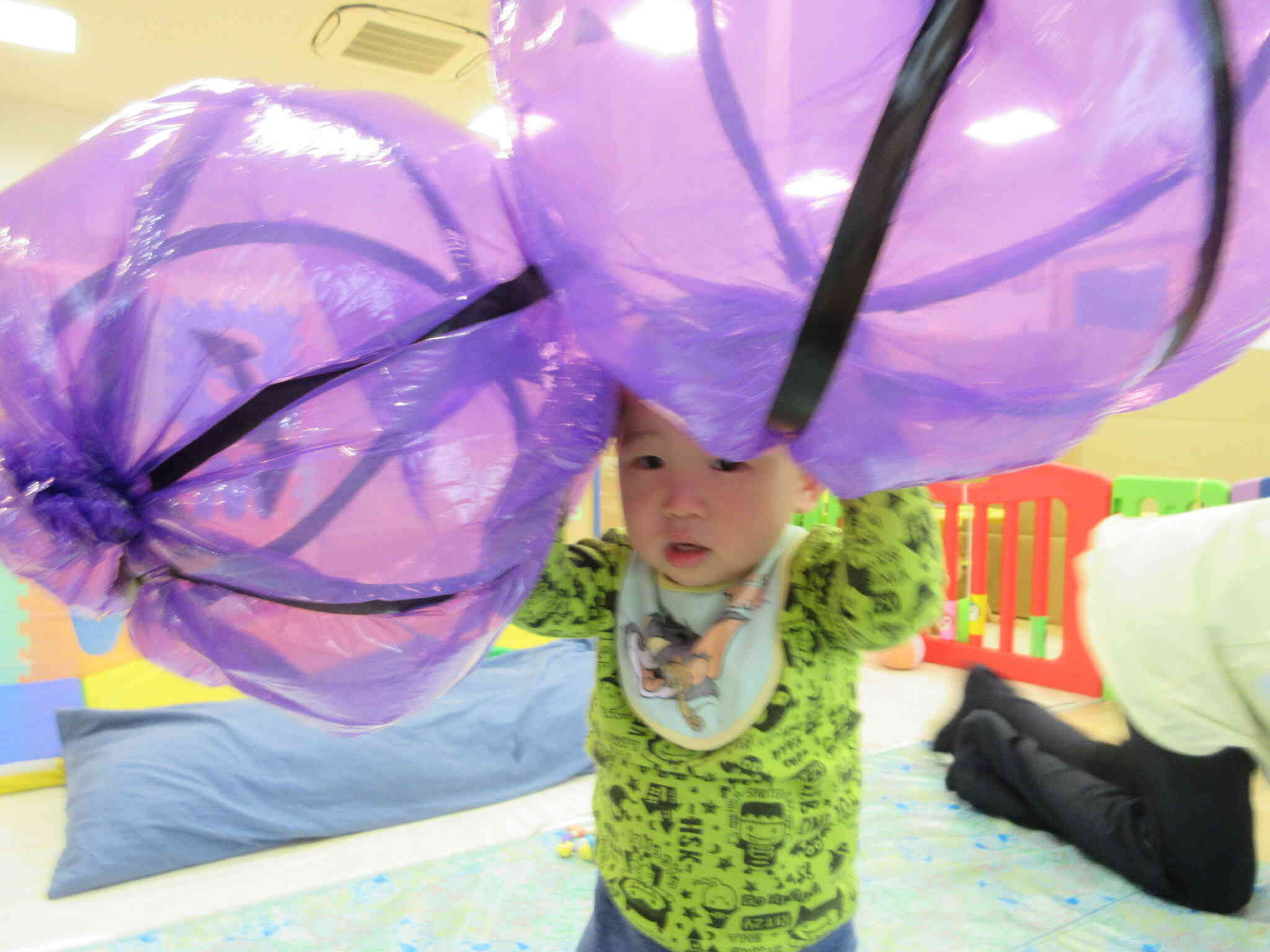 見てみて！２つも持てたよ！