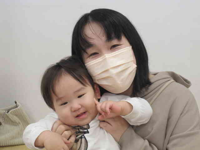 ポーズをとってニコッ！