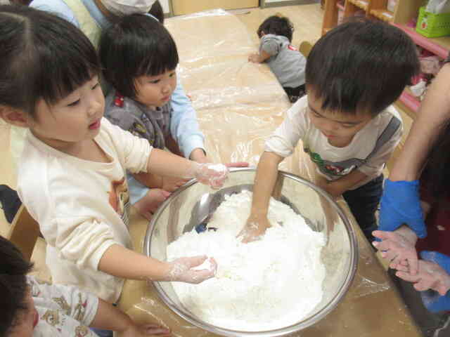 小麦粉さらさらだね☆