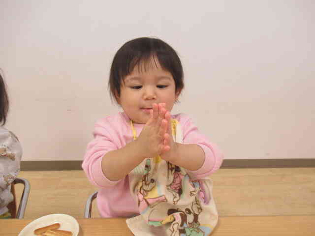 ☆いただきます☆(あひる組　１歳児)