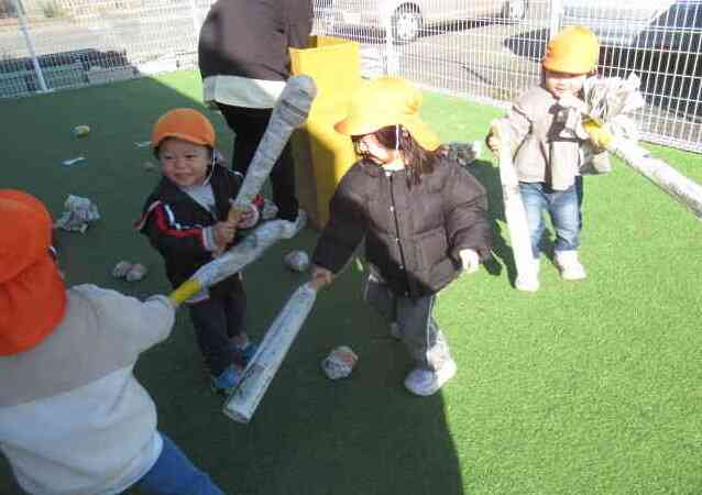 園庭で大はしゃぎ！