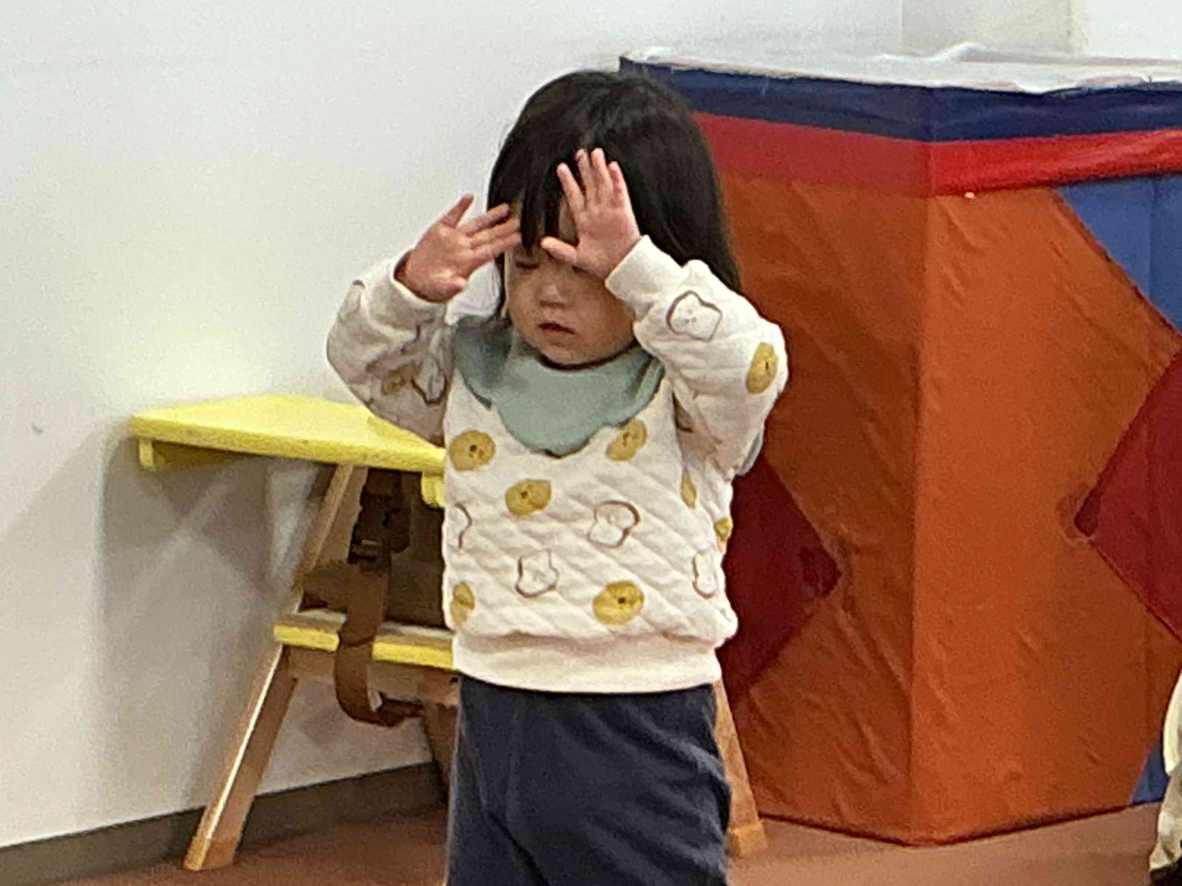 ひよこ組さんも「さんかく！」