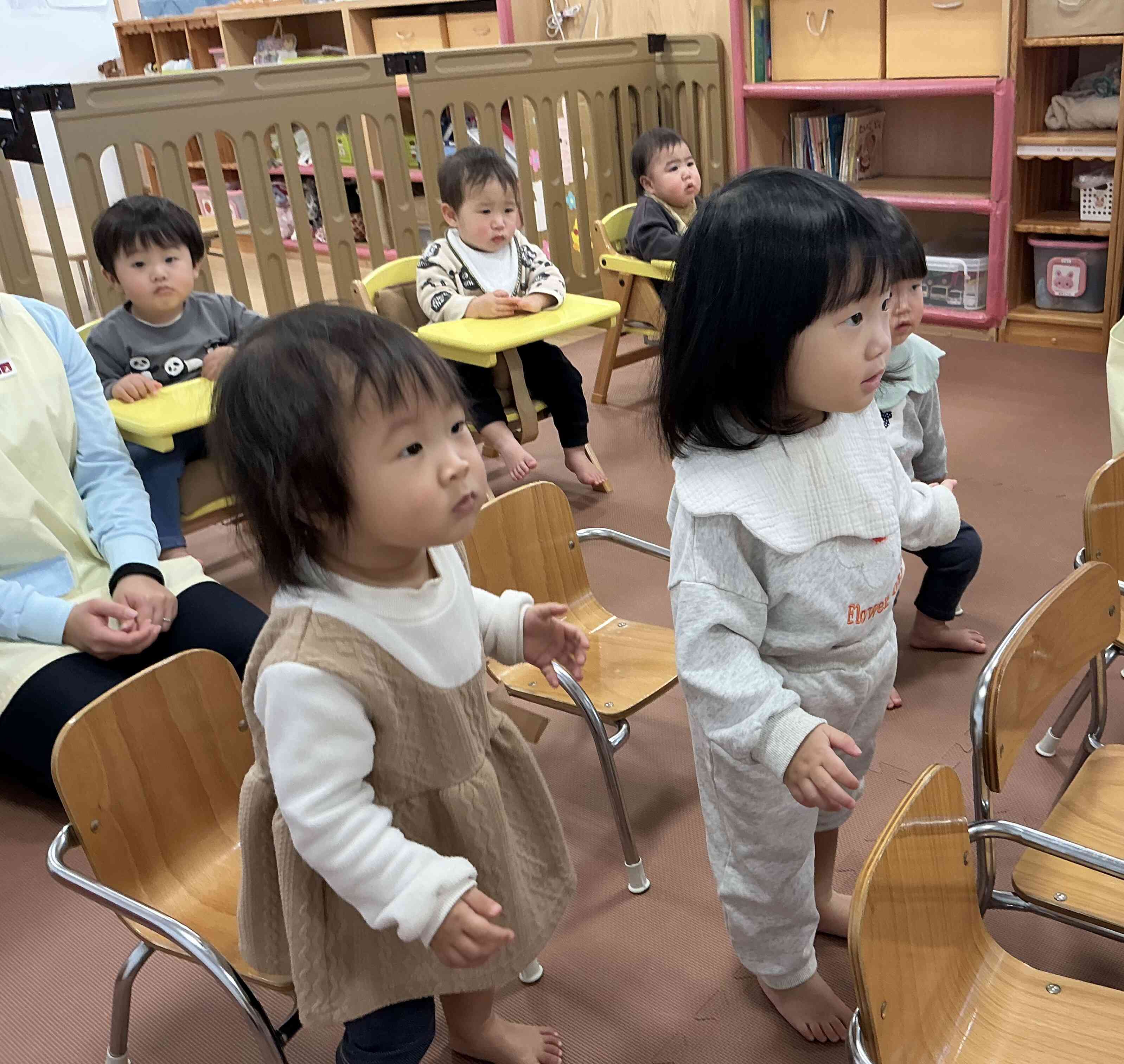 ひよこ組さんも興味津々♪1