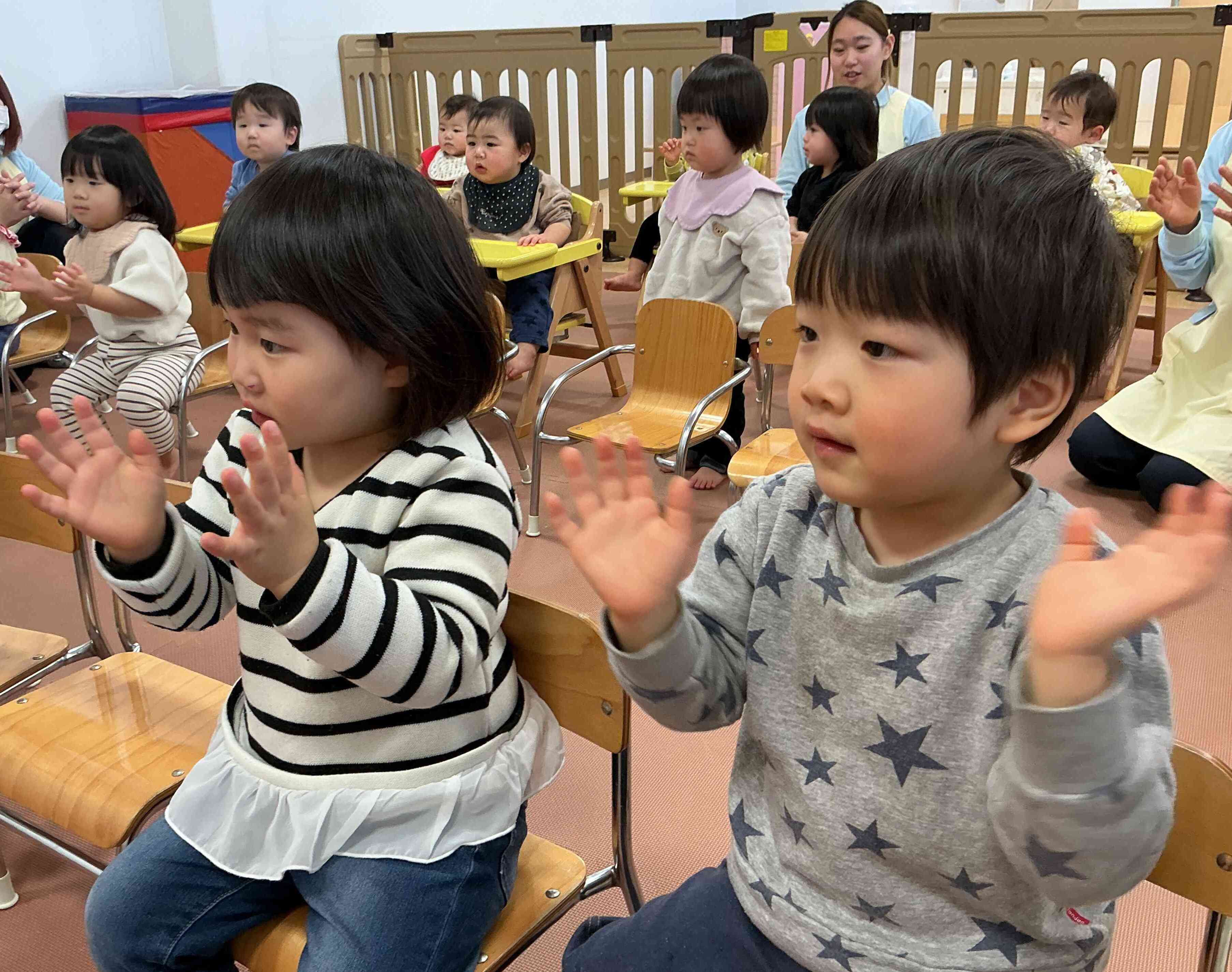 お天気のお歌に合わせて踊ったよ