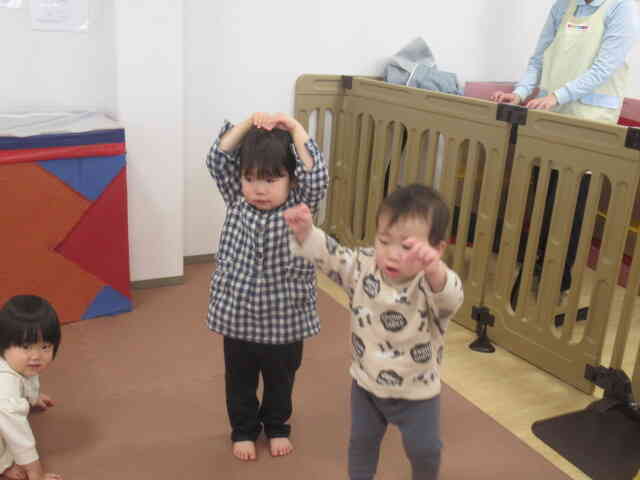 ピアノの音に合わせてリズム遊び♪