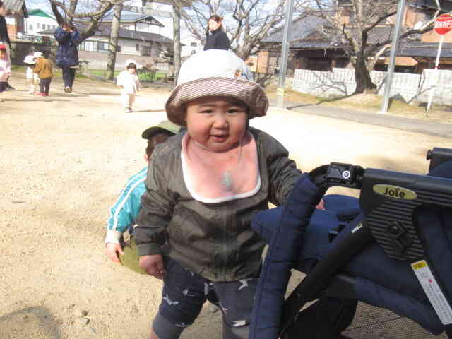 靴を履いてのお散歩楽しいね