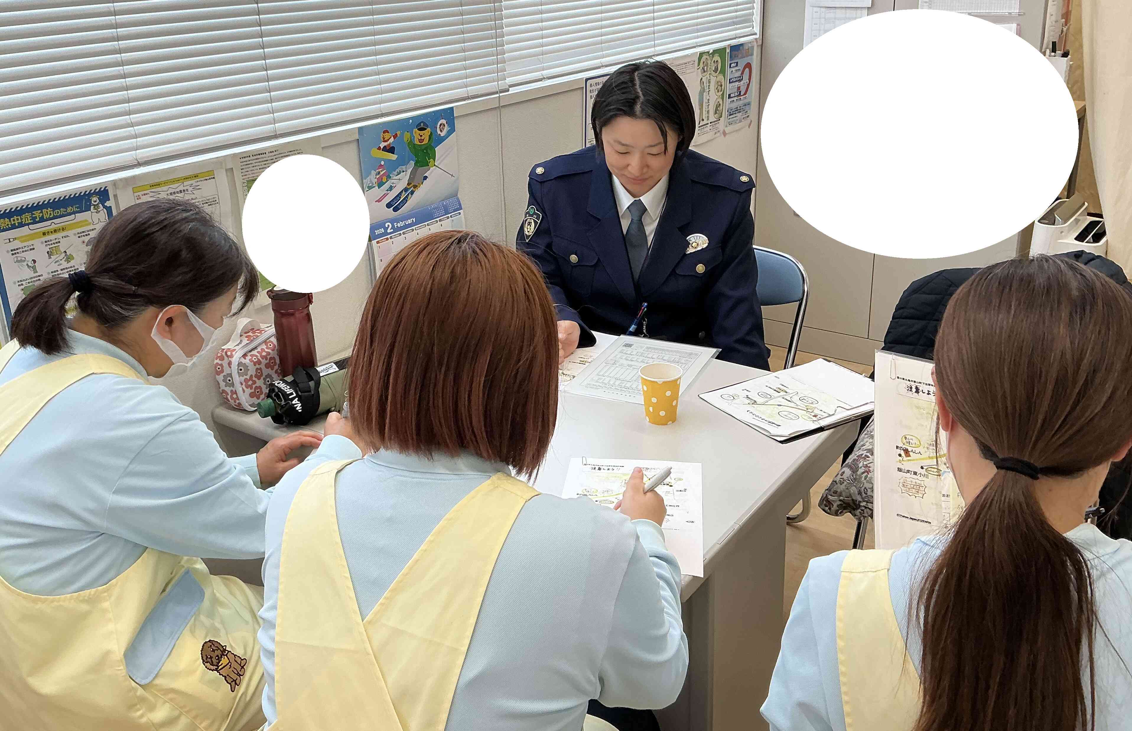 お散歩コースを交通課の警察官さんと一緒に確認したよ！（職員）