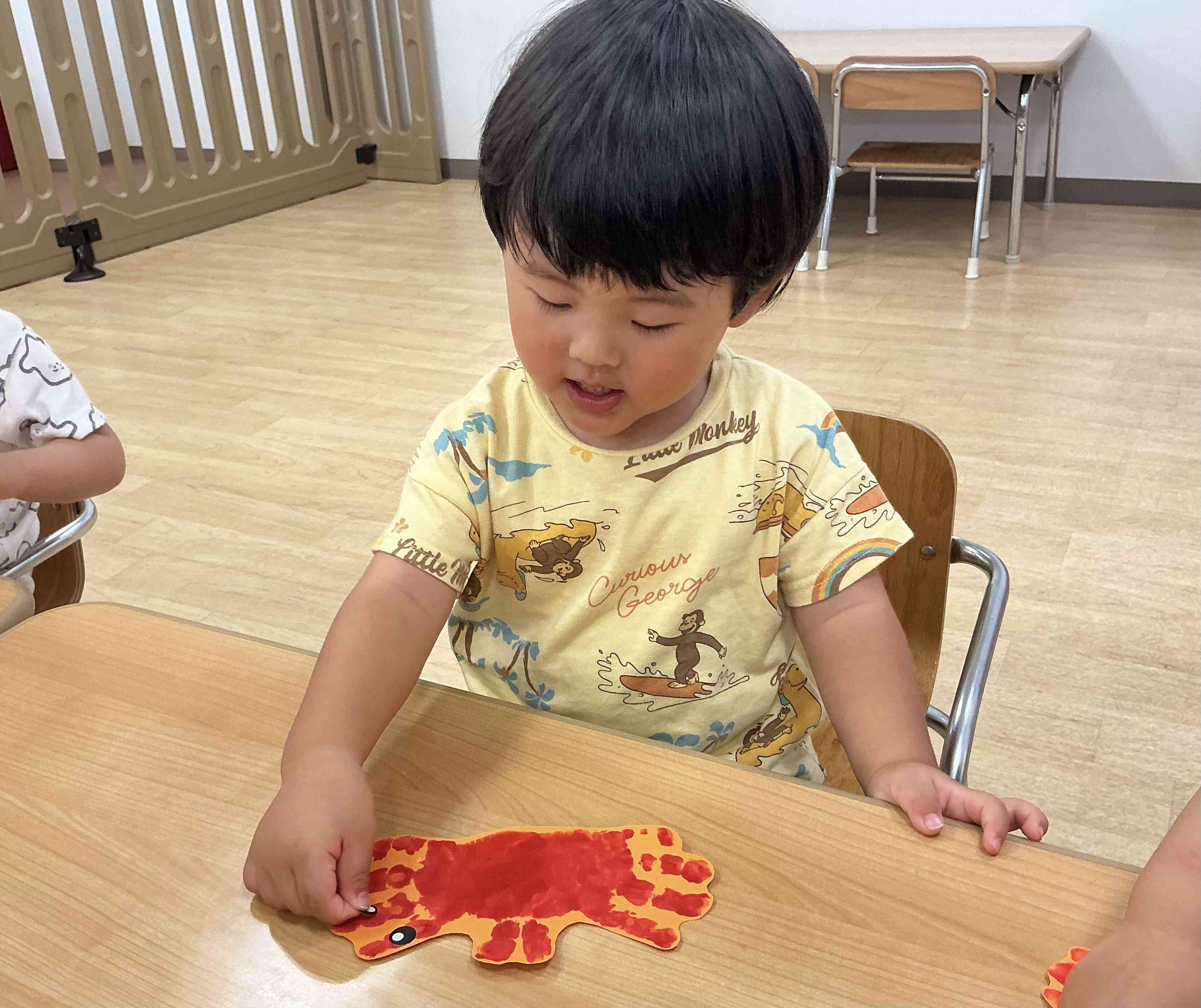 次は手型とシール貼りするよ〜！！
