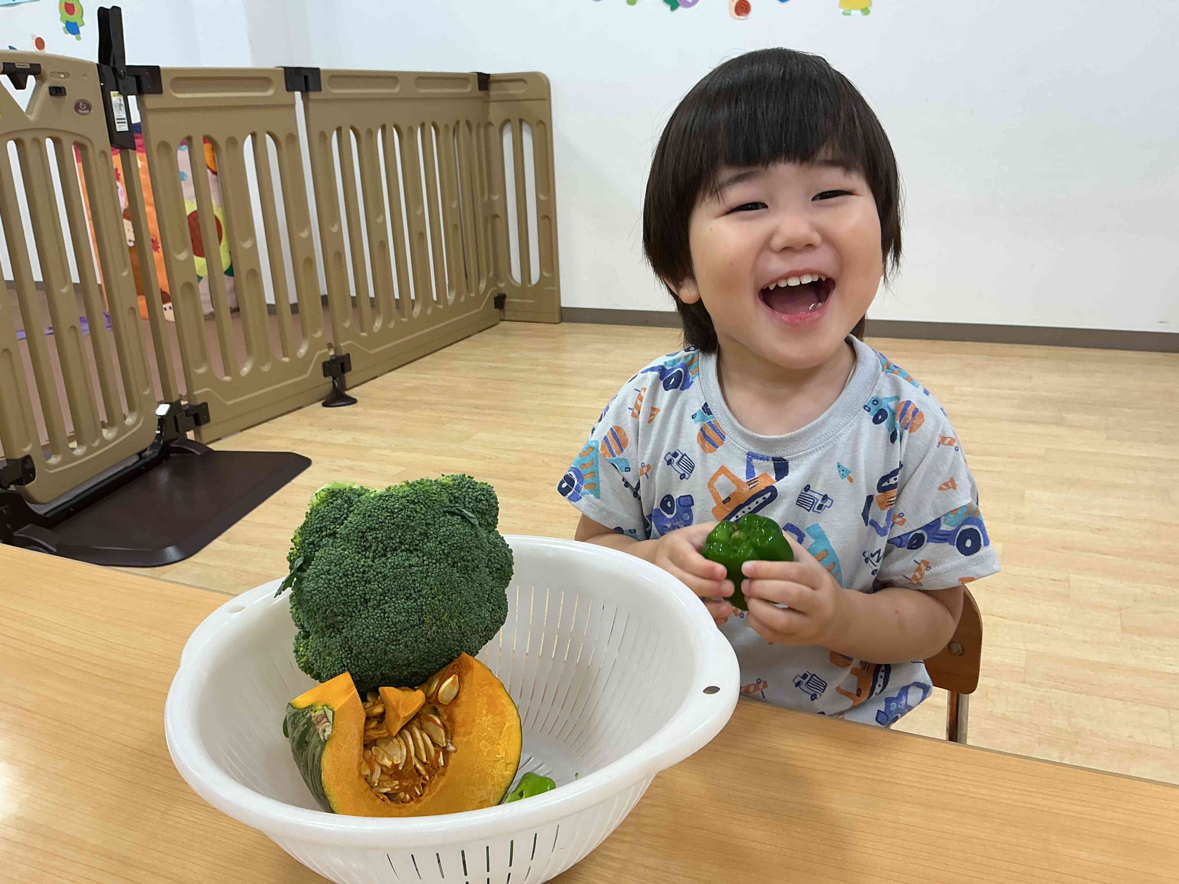 おやさいをさわってみると・・・